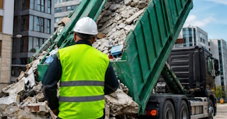 Вывоз строительного мусора в Зиме: услуги лицензированной компании — ПроМусор